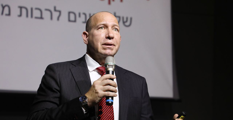 עו''ד אביב אילון, מומחה לדיני אינטרנט וסייבר.