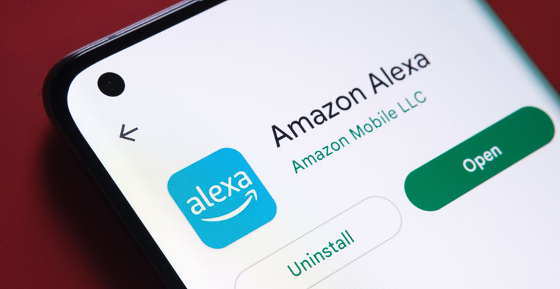 כבר לא מדברת בקולם של סלבריטאים. אלקסה של אמזון.