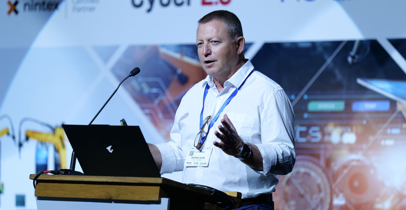 צביקה בובליצקי, מנהל תחום הייעוץ באקסנצ'ר ישראל