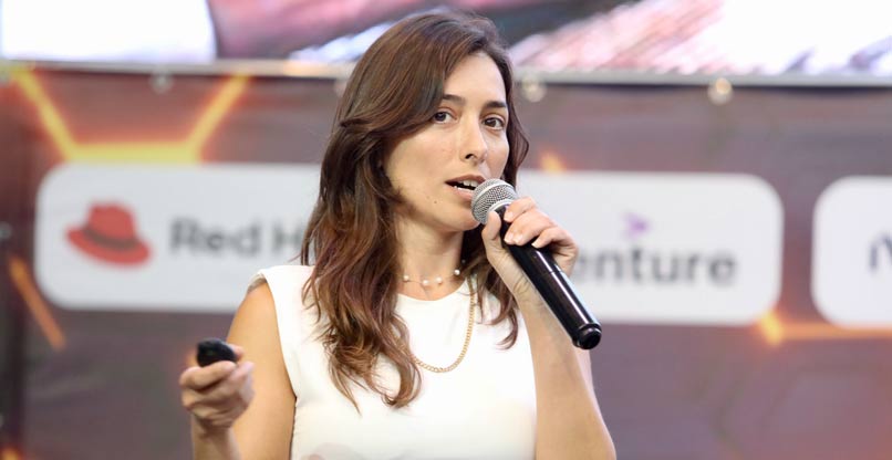 בת אל אסף-וולצ'ק, ארכיטקטית בכירה למגזר הפיננסי ברד האט ישראל.