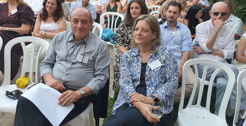 מימין: שגרירת ספרד בישראל, אנה סלומון, ונציג כנס ותערוכת הערים החכמות בישראל, סרג'יו ויניצקי.