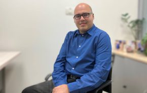 אמיר עוז, מומחה בהקמת מערכות לאשראי חוץ בנקאי.