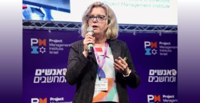 ג'ניפר ת'ארפ, יושבת ראש ארגון PMI העולמי.