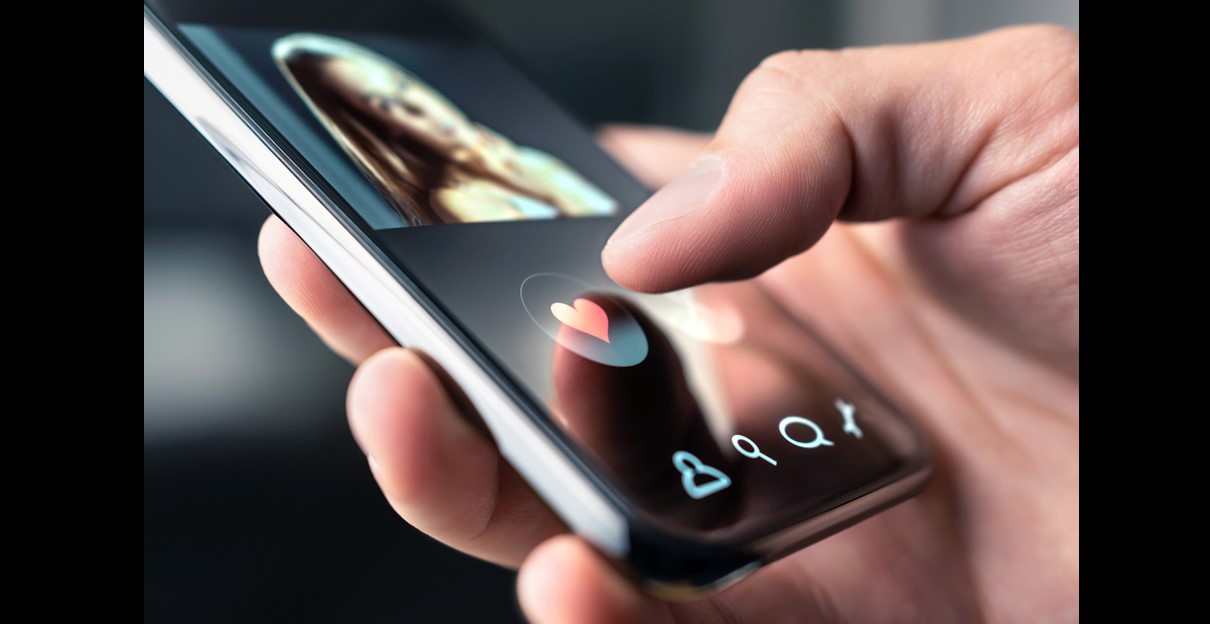 מחפשים קורבנות בקרב מחפשי האהבה. דליפת מידע מאתרי הכרויות.