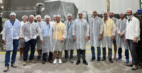 בוגרי קורס מנמ"רים בג'ון ברייס בסיור במאפיית אנג'ל, שם שמעו ממנמ"ר החברה (גם הוא בוגר המכללה) על האתגרים בתפקיד.