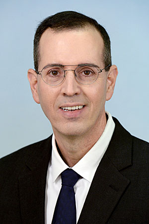 פרופ' ירון פלוס, הסטטיסטיקן הלאומי ומנכ"ל הלמ"ס.