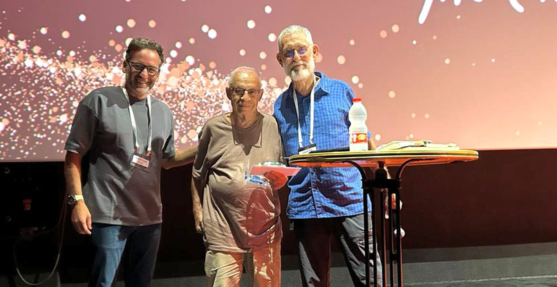 מימין: גיל מיגדן, מייסד ומנכ"ל משותף בלוג-און; שמואל לרר; ותומר ויקינסקי, מנהל פעילות היועצים והפרויקטים בלוג-און.