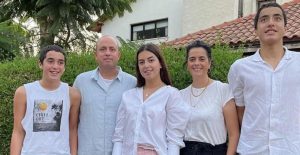 מימין: יונתן, לבנת, רותם, אביב ויפתח, בני משפחת קוץ ז"ל.