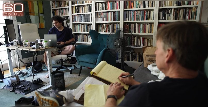 מימין לשמאל: סם לואיס, הביוגרף, עובד עם סם בנקמן-פריד, מייסד FTX, על הספר Going Infinite.