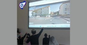 ילדים שפונו משדרות בפעילות Google Earth של עמותת תפוח ו-WIX.