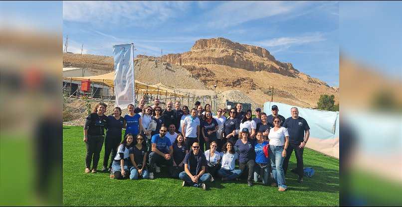 צוות העובדים של דל טכנולוגיות בים המלח.