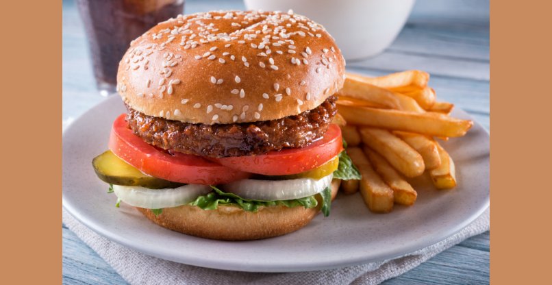 המבורגר מהצומח ולא מהצורח של ביונד מיט הישראלית במקור.