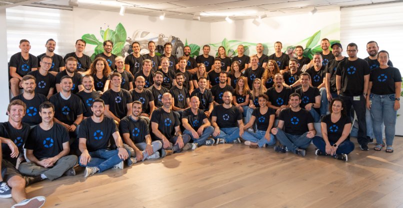 עובדי בלו וייט.