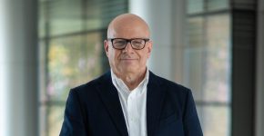 פרופ' ירון וולפסטל, מנהל מרכז המצוינות בסייבר של יבמ בבאר שבע.