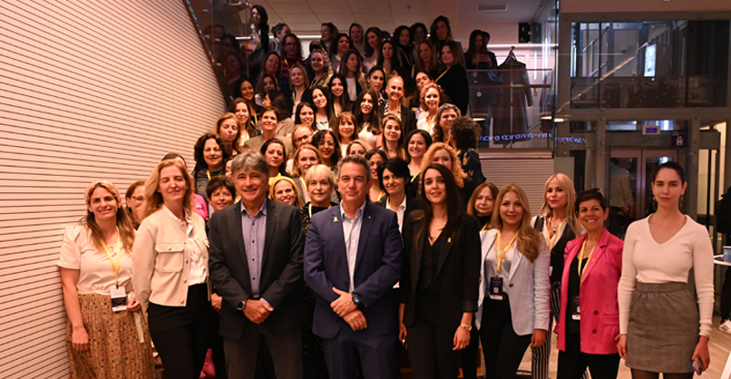 שנייה משמאל: מאיה שוורץ, מנכ"לית איגוד ההיי-טק, ולידה מריאן כהן, יו"ר האיגוד, ורון תומר, נשיא התאחדות התעשיינים.