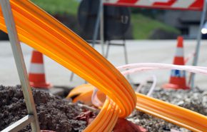 סיבים אופטיים.