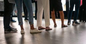 אפשר להיפרד מהתורים במשרד הפנים.