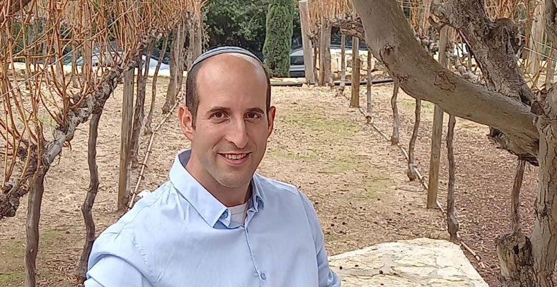 ארי יעוז-קסט, מנהל תחום בכיר לטכנולוגיות ופיתוח במשרד הבינוי והשיכון.