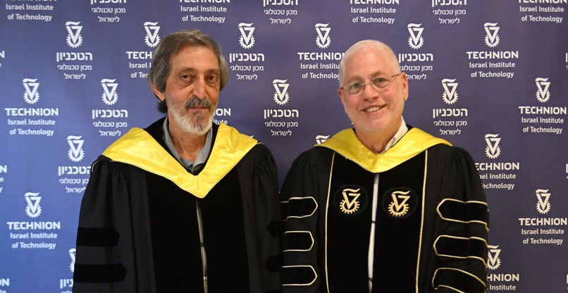 פרופ' אבי ויגדרזון (משמאל) ופרופ' אורי סיון, נשיא הטכניון.