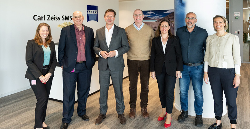 רם לוינסון, מנכל פארק הייטק צפון, והנהלת חברת צייס יחד עם שגריר גרמניה בישראל שטפן זייברט.