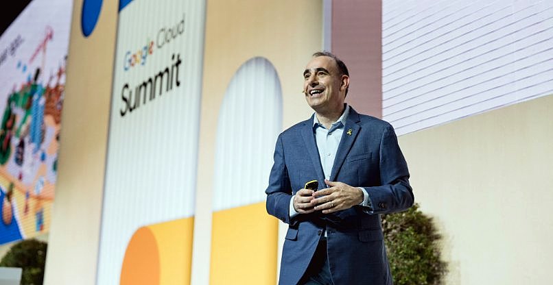 בועז מעוז, מנכ''ל גוגל קלאוד ישראל, בכנס השנתי של ענקית הענן.