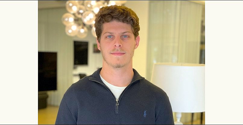 איתן גירון, אנליסט השקעות בקרן הון סיכון בלאמברג קפיטל.