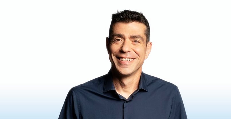 סמנכ"ל התקשורת, קשרי הממשל והאחריות התאגידית הפורש של בזק, גיא הדס.