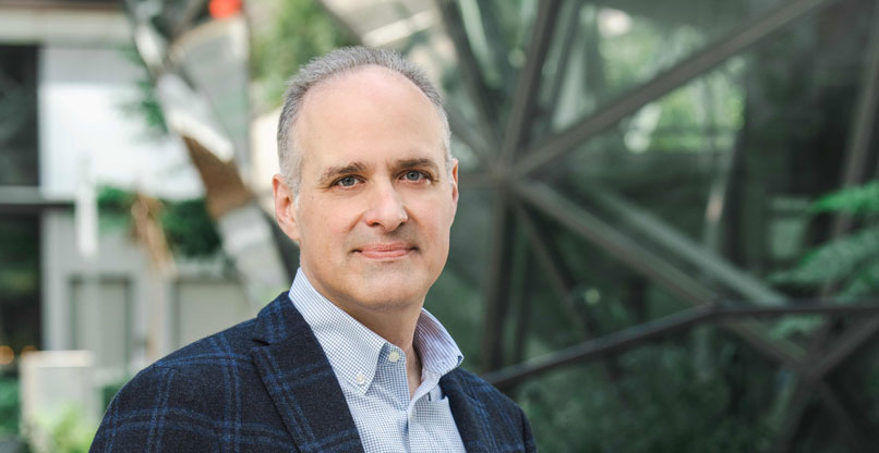 סטיב שמידט, מנהל האבטחה הראשי של אמזון.