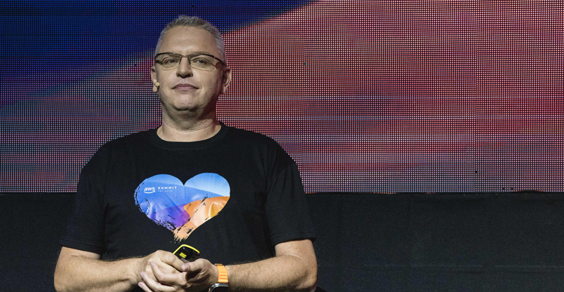 בועז זינימן, מנהל תחום קשרי מפתחים, AWS לאזור EMEA.