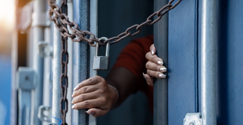 הטכנולוגיה של סלברייט מסייעת להיאבק בו. סחר בבני אדם ובנשים.