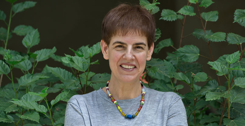 המאיירת והציירת נעמה בנזימן.