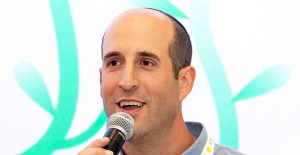 ארי יעוז, מנהל אגף בכיר לטכנולוגיות דיגיטליות ומידע במשרד התקשורת.