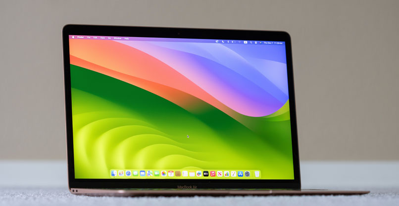 מחשב macBook Pro.