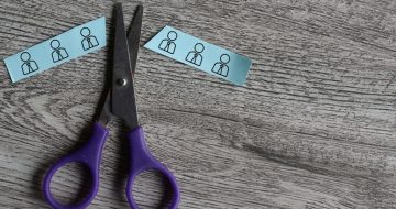 התרבו מאוד בעיקר בתחום הטכנולוגי. פיטורי עובדים.