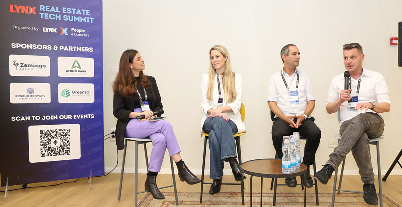 משתתפי הפאנל. מימין: טל ספיבק, מנכ"ל פרש נדל"ן; אדם אלגרסי, ארכיטקט פתרונות בקבוצת הנדל"ן תדהר; דנה גולדמן סקלי, מנהלת בכירה בגרינסויל פרופ-טק ונצ'רס; ומנחת הפאנל, לירון גליקמן, מומחית גלובלית לפיתוח עסקי בדה היומן פקטור.