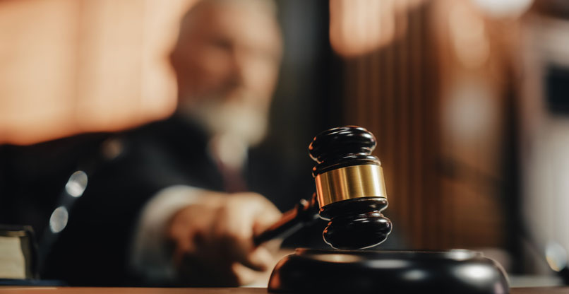 מי צודק.ת - קרן שינטילה או משה ינאי? בית המשפט יחליט.