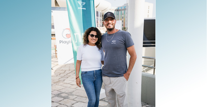 מימין: איצו טיבי, מנכ"ל עמותת המלאכים של ערן, וזיווה שלום, סמנכ"לית רווחה גלובלית בפלייטיקה.