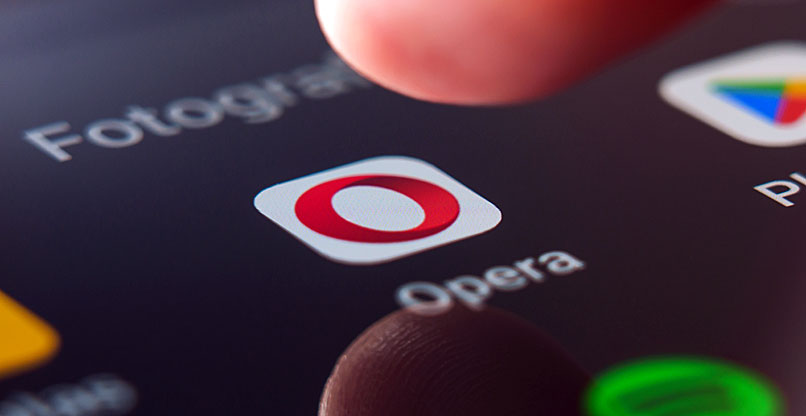 אופרה אחרת.