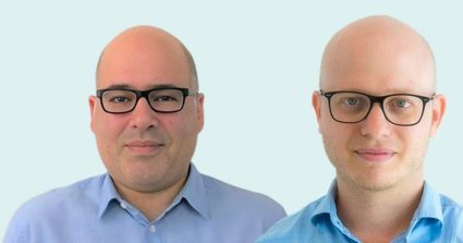 מימין לשמאל: טל מצרי, סמנכ"ל טכנולוגיות ומנמ"ר חברת לואן ווייז; ו-אמיר עוז, יועץ טכנולוגי לארגונים, בעיקר בתחום האשראי החוץ בנקאי.