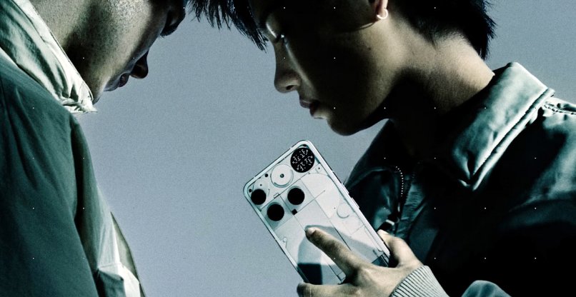 הייחודיות שלו בולטת. (Nothing Phone (3.