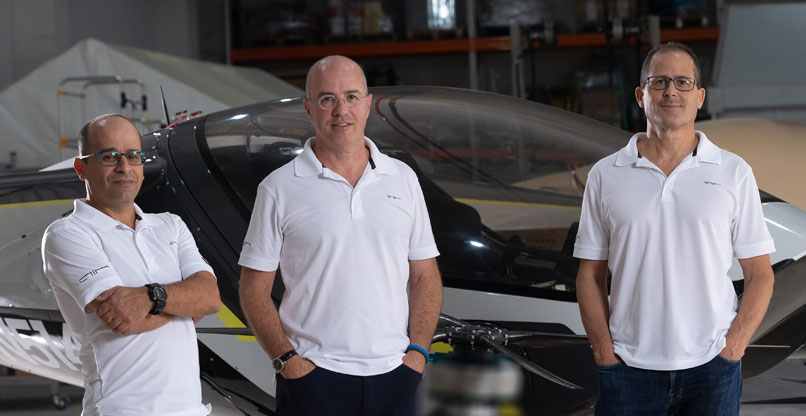 מייסדי אייר. מימין: נתנאל גולדברג, ראש תחום אוויוניקה; רני פלאוט, מנכ"ל החברה; וחן רוזן סמנכ"ל הטכנולוגיה.