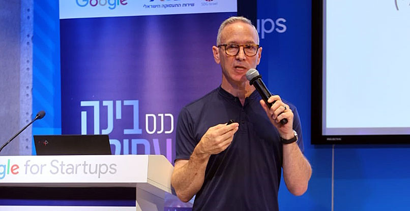 דניאל שרייבר, מייסד-שותף ומנכ"ל למונייד ויו"ר מכון פרוזאיק לבינה מלאכותית.