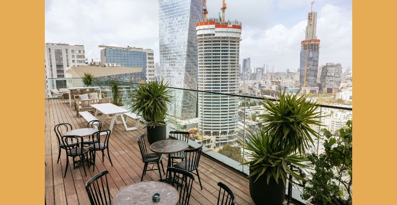 נוף פנורמי על כל העיר ממשרדי דורלופ החדשים בתל-אביב.