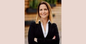 רוני אביב שהרבני, סמנכ"לית האופרציה העסקית של סימולייט.