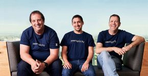 מייסדי סימפליסיטי: מימין - יורן סירקיס, מנכ"ל החברה, רותם כהן גדול, סמנכ"ל הטכנולוגיות, ורביד צירקוס, סמנכ"ל המוצר שלה.