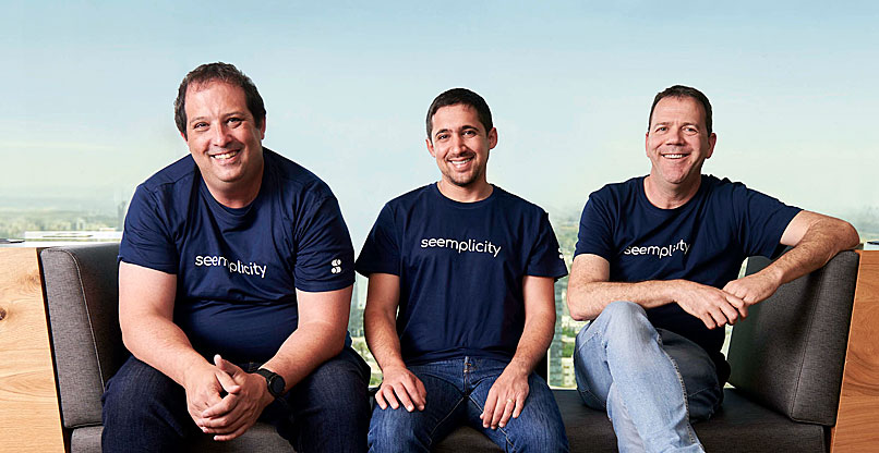 מייסדי סימפליסיטי: מימין - יורן סירקיס, מנכ"ל החברה, רותם כהן גדול, סמנכ"ל הטכנולוגיות, ורביד צירקוס, סמנכ"ל המוצר שלה.