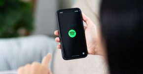 משתפת. ספוטיפיי.