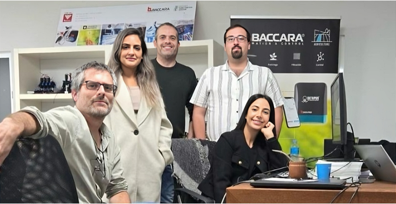 בתמונה: רון אלון, מנהלת הפרויקט ממידעטק; מרסל ברטולום, יועץ פיננסי לפרויקט; ליעוז אהרון, משנה למנכ"ל בקרה גבע; יעל טובול, מנהלת תפעול ומערכת מידע גלובלית בבקרה גבע; וינאי מילברג, מנהל רכש ולוגיסטיקה בחברה.