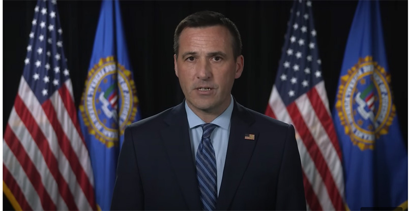 ברט לת'רמן, עוזר לראש הבולשת ומי שעומד בראש חטיבת מבצעי הסייבר של ה-FBI.