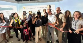 טקס גזירת הסרט בחנוכת מעבדת הדמיון בבית החולים מרחבים.